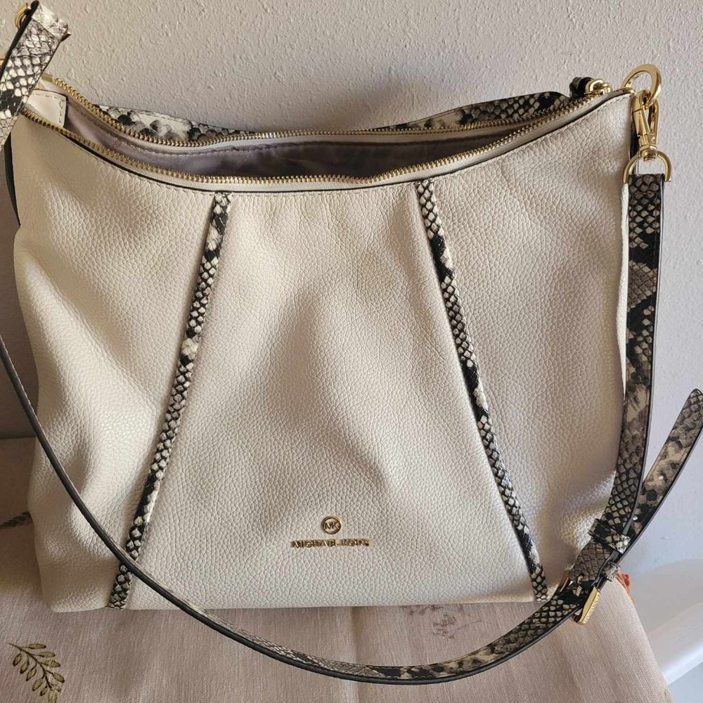 Michael Kors Sienna Large Shoulder/Crossbody Hobo Bag